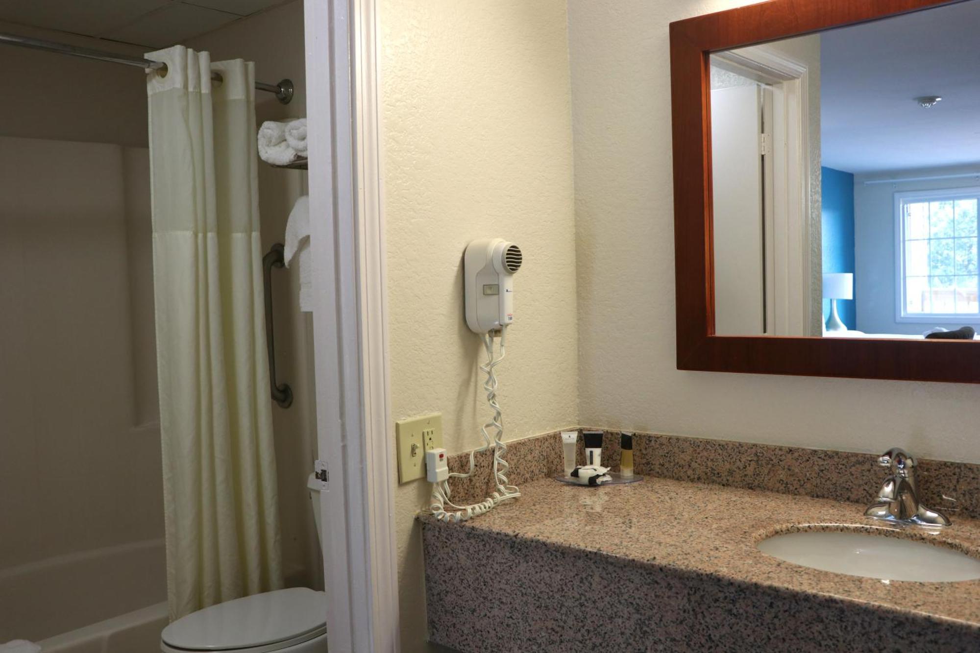 Sunbird Cape Cod Resort يارموث الغربية المظهر الخارجي الصورة